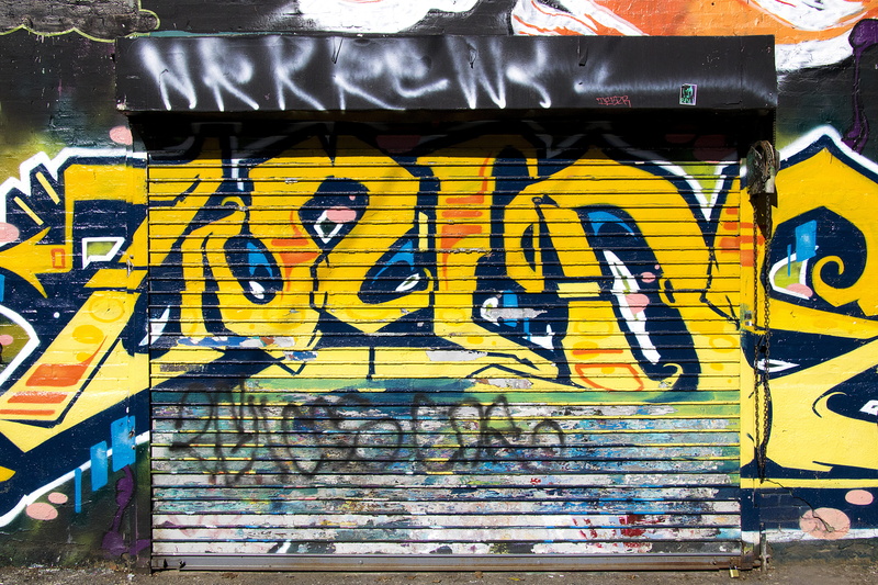creativity, communication, daytime, wall, artistic, wall - building feature, background, metal texture, human representation, art, 5K, paint, yellow, day