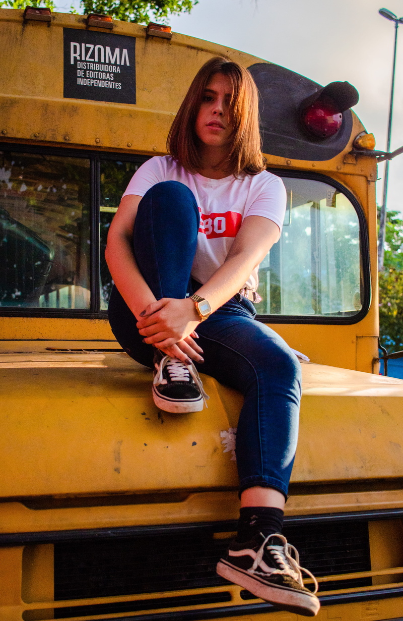 long hair, photoshoot, daylight, hairstyle, casual clothing, shoe, land vehicle, legs, females, car, beautiful, t, teenager, recreation, casual, real people