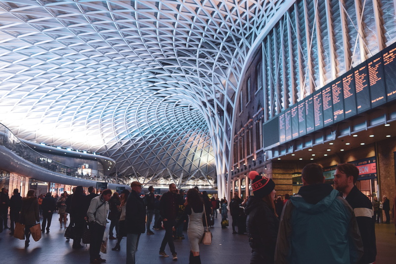 pedestrian, ceiling, large group of people, group of people, downtown, lifestyles, men, kings cross, crowd, people, building, convention center, train