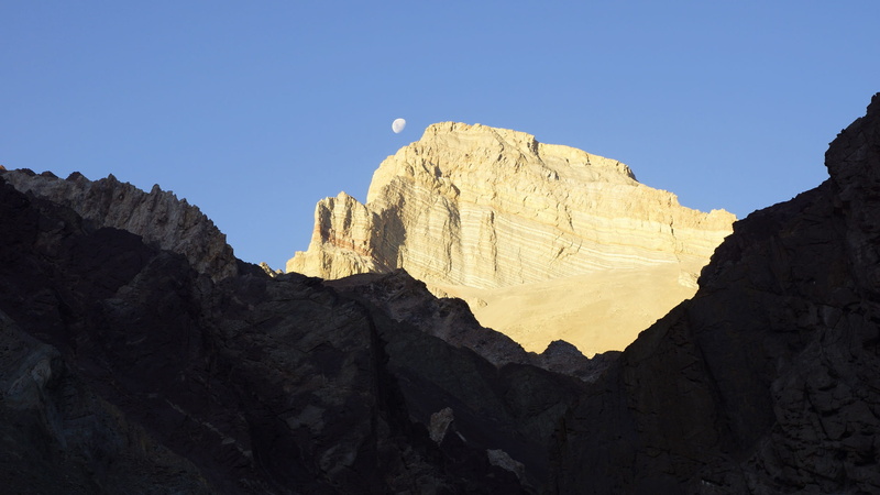 beige, travel, non-urban scene, environment, rock, argentinian, rock formation, Argentina, tourism, rock - object, sky, travel destinations, land, dangerous