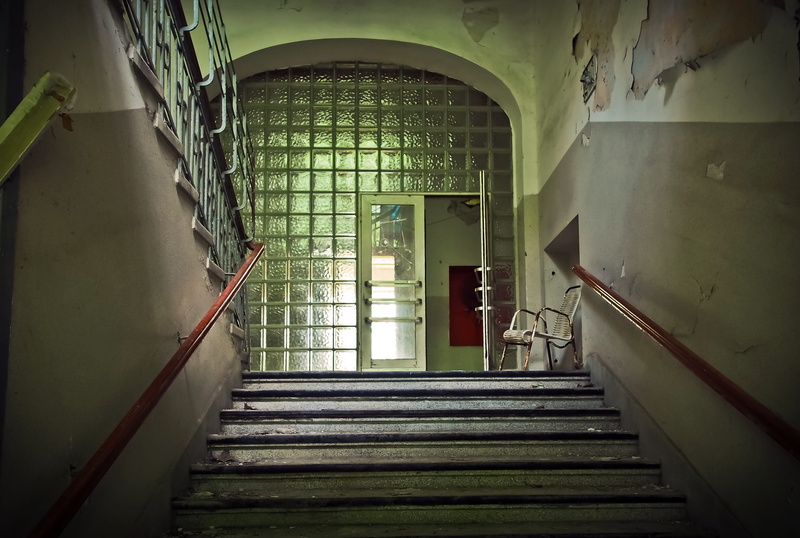staircase, atmosphere, wall - building feature, decay, leave, broken, pforphoto, forget, indoors, masonry, steps, lost places, past, transient, passed