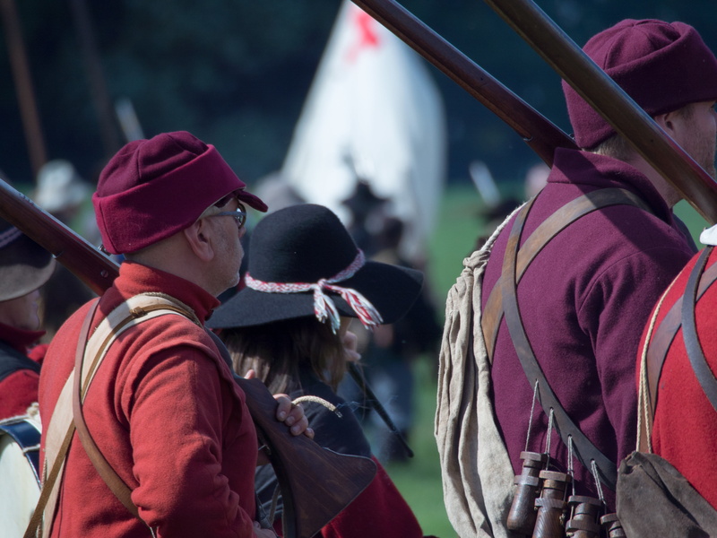 traditional clothing, soldier, lifestyles, reenactment, weapon, outdoors, history, reenacting, festival, real people, group of people, army, battle, day