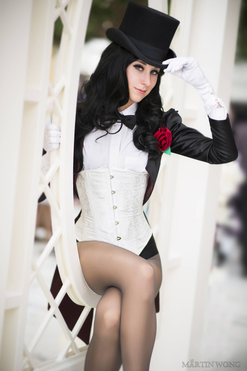 magician, dark hair, portrait display, Zatanna, women, 4K, legs crossed, DC Comics, long hair