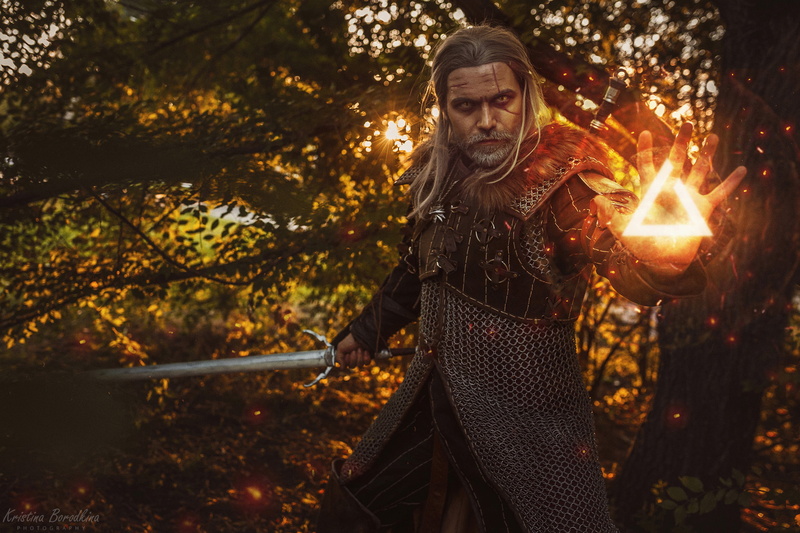 scars, men, 1080P, cosplay, The Witcher, yellow eyes, nature, Geralt of Rivia, magic, sparks, weapon, sword, hauberk, silver hair, fire, trees, Kristina Borodkina
