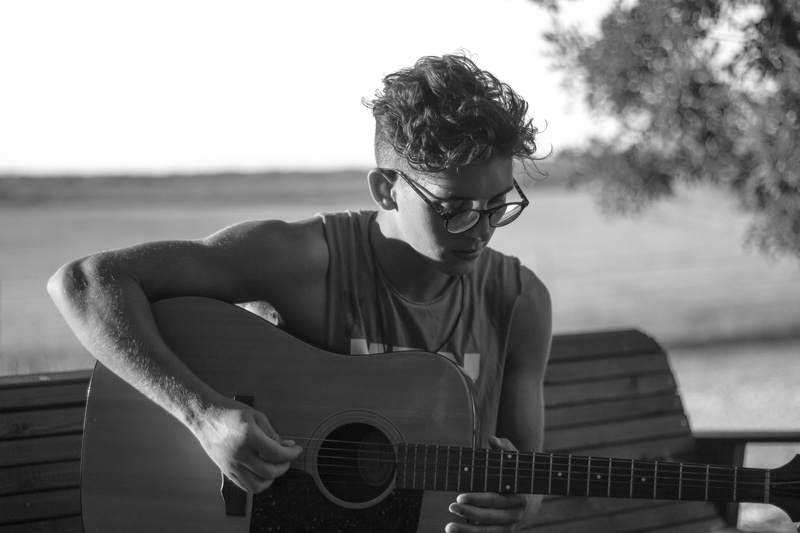 playing, sound, white, male, guitar, string instrument, instrument, hand, day, person, casual clothing, entertainment, violin, boy, string, performance