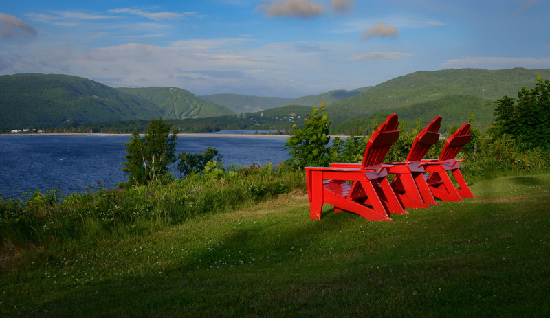 side, grass, 5K, idyllic, beauty in nature, outdoors, mountain, sea, chair, water, tranquil scene, nature, cloud - sky, green color, lake, sky, scenics - nature