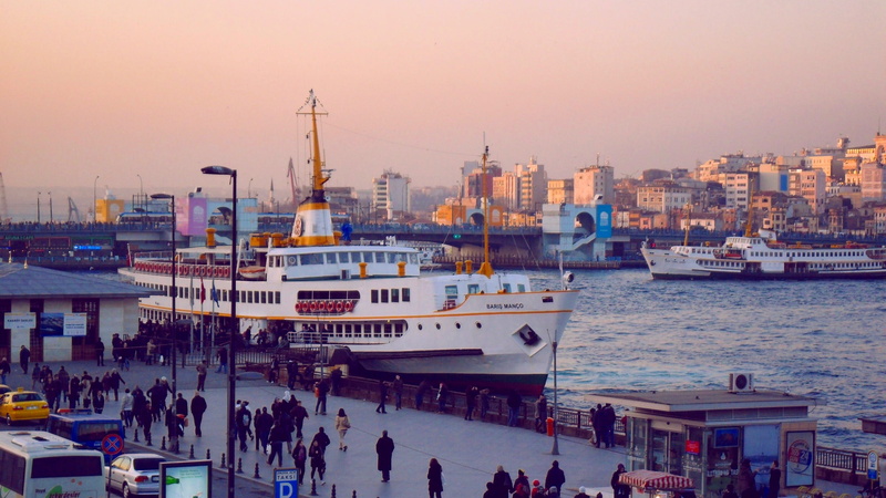 seaside, architecture, vapour, cruise ship, ship, eminonu, zeytinburnu, harbor, building exterior, ferry, 2K, built structure, large group of people, cityscape