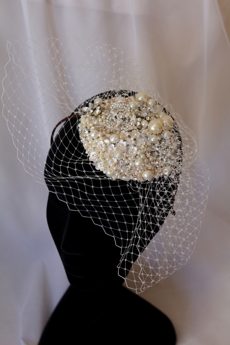 2K, pearls, luxury, fascinator, food and drink, precious, front view, bridal, retro, focus on foreground, spider web, head band, bride, ivory, close-up