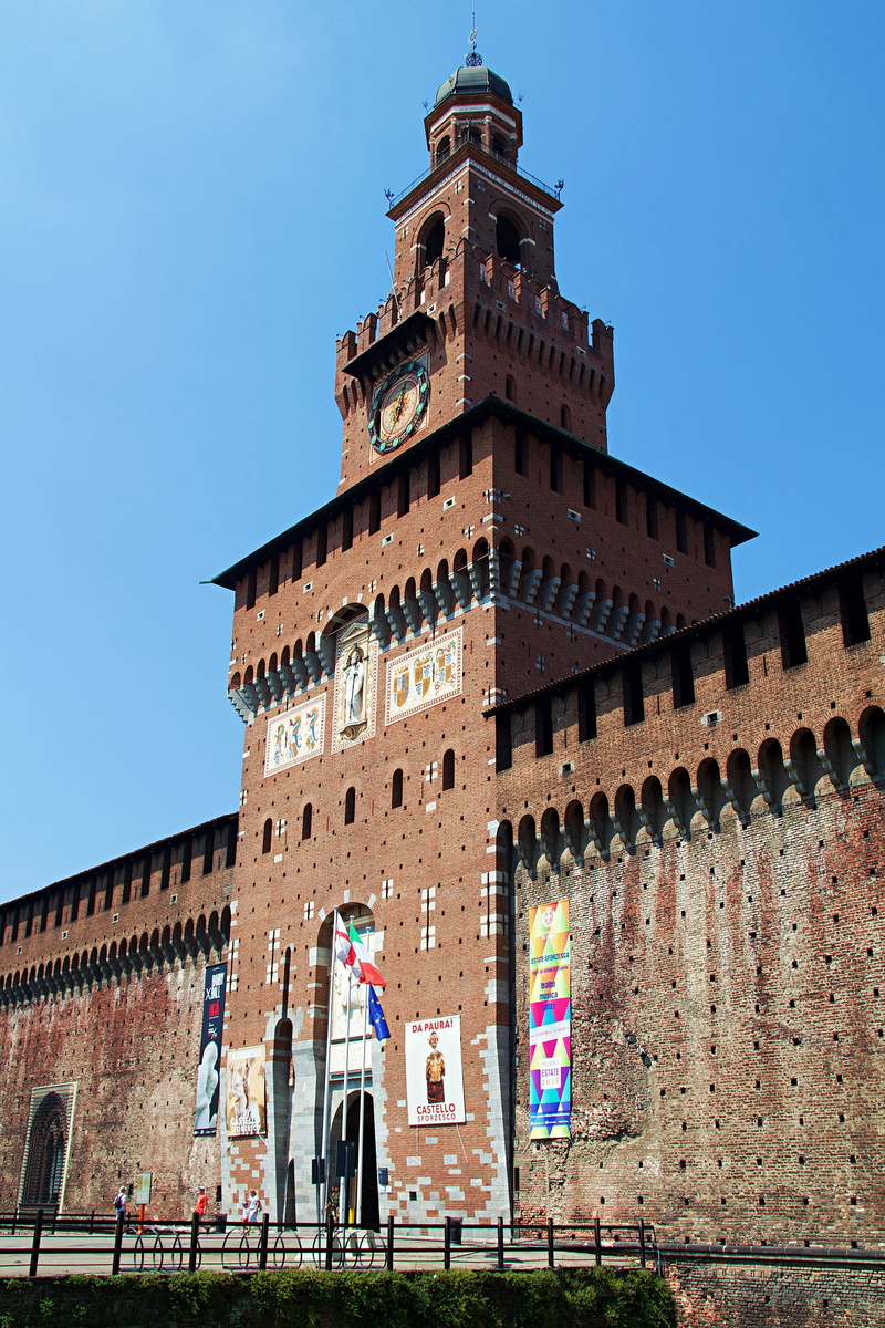 building, fairytale, mood, history, fountain, day, italian, clock, atmosphere, 4K, low angle view, architecture, clear sky, nature, the past, fortress
