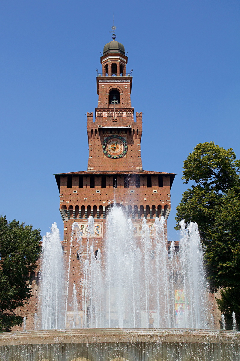 history, no people, building exterior, plant, italian, day, historically, beautiful, milano, milan, water, fortress, clear sky, built structure, spraying