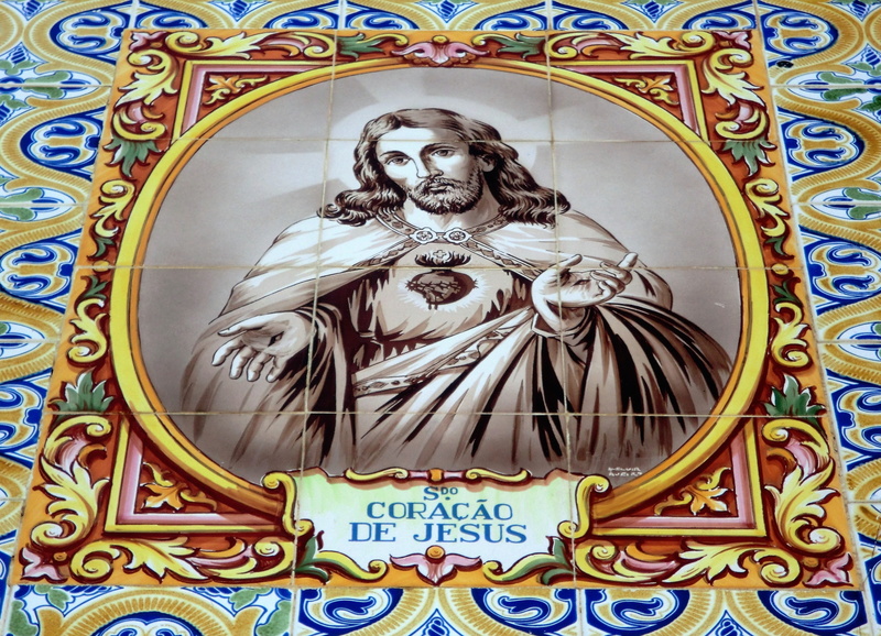 male likeness, Catholic, christianity, indoors, belief, 2K, day, built structure, close-up, Religion, creativity, human representation, pattern, faith