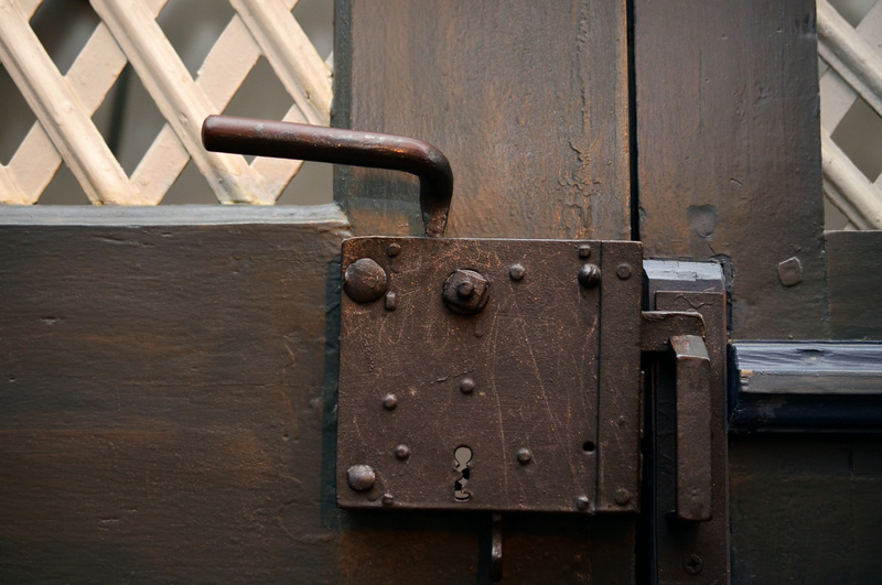 Door, day, closed, weathered, religion, input, 4K, architecture, built structure, lock, no people, latch, grid, Church, castle, protection, close-up, Sacristy