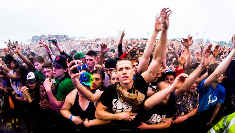 canterbury park, cool, cheering, boy, hip-hop, rain, large group of people, enjoyment, fan - enthusiast, united states, spectator, emotion, fans, event