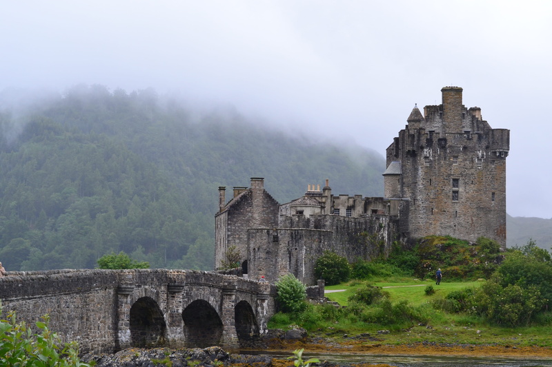 stone, famous, building, the past, gray, travel, no people, fog, trees, landmark, places of interest, day, tree, mountain, fort, green, sky, plant, travel destinations
