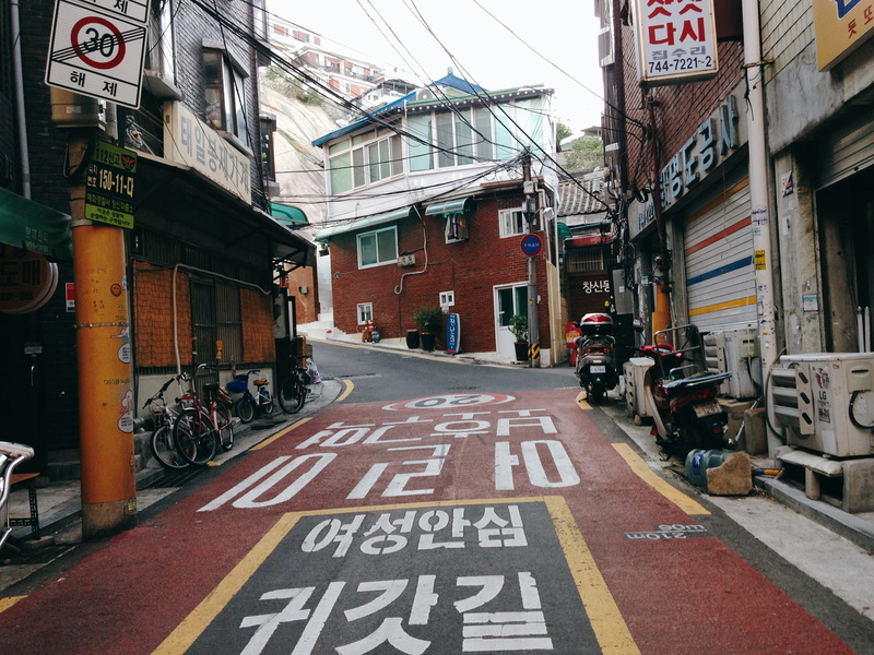 korea, seoul, street, 2K, architecture, lifestyle, road marking, built structure, direction, day, old street, communication, south korea, road, land vehicle