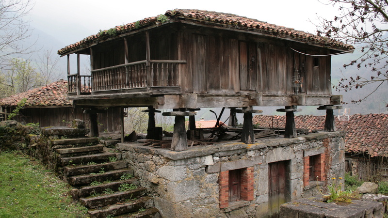 galician, 4K, galician granary, pola de lena, roof, counryside, spain, shack, hut, galicia, granary, pillars, village, horreo, historic site, asturias