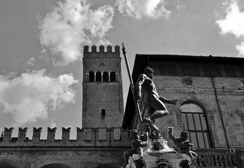 cloud - sky, statue, the past, bologna, built structure, low angle view, nature, 4K, belief, outdoors, no people, sculpture, history, nettuno, gianbologna