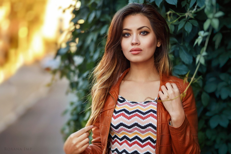 looking at camera, young women, portrait, young adult, juicy lips, hairstyle, brunette, face, brown hair, adult, hair, long hair, women outdoors, watermarked