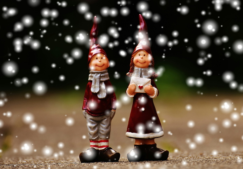 two, december, standing, Imp, studio shot, boy, toy, christmas time, Winter, Heart, christmas, male likeness, christmas ornament, deco, girl, figurines