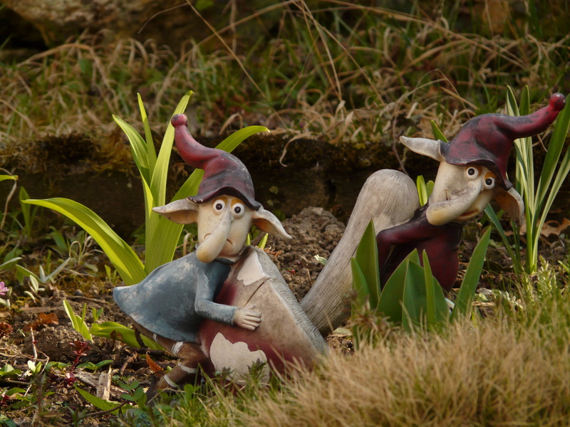 day, sculpture, focus on foreground, meadow, 2K, outdoors, creativity, gnomes, garden gnome, grass, statue, wooden figures, field, craft, no people, crooked noses