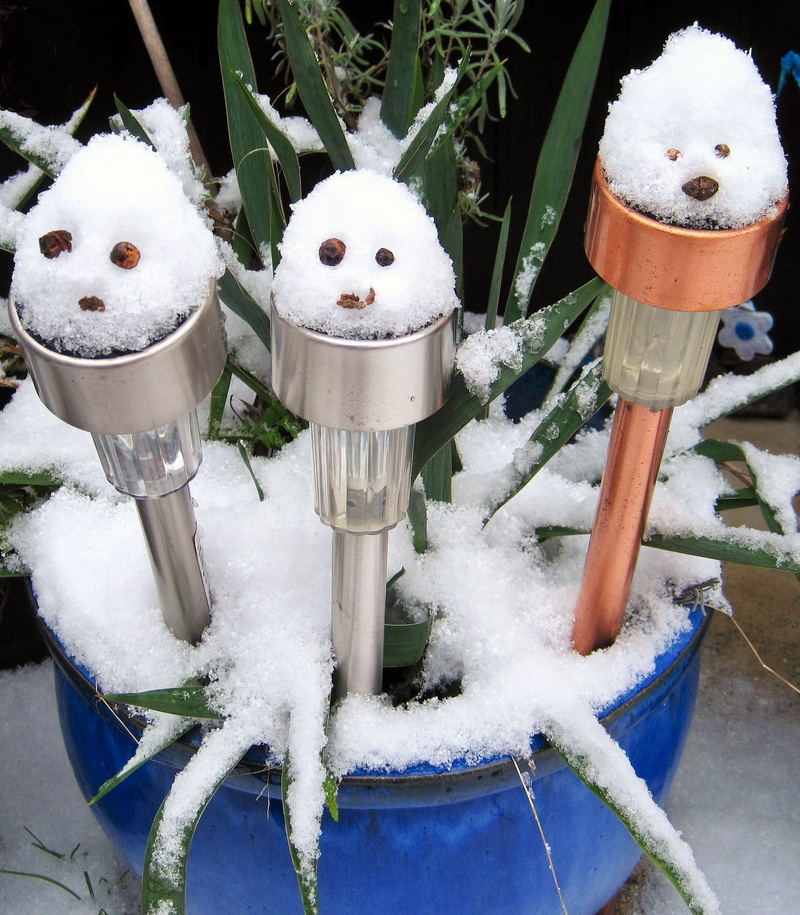 snowmen, creative, faces, day, cold, nature, creativity, snow face, 1080P, no people, high angle view, art and craft, potted plant, outdoors, white color