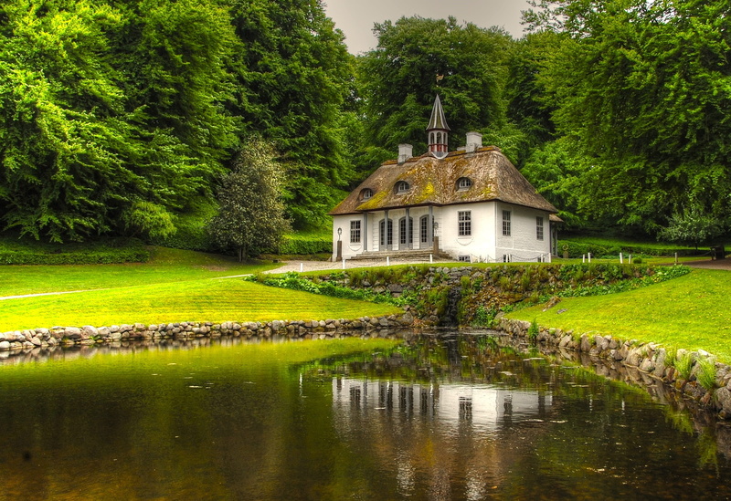 building, reflection, holiday, castle, waterfront, architecture, rest, lake, landscape, water, tranquility, body, beauty in nature, outdoors, 1080P, growth