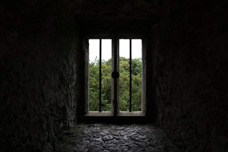 framed, window, glass, clear, chamber, black, white, wooden, 5K