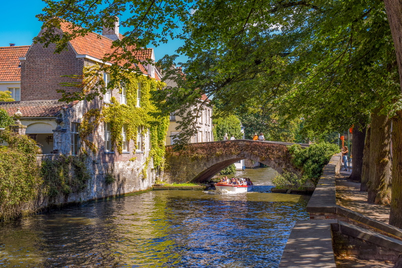 bridge, water, arch, tree, buildings, flanders, day, footbridge, building exterior, historical, canal, architecture, city, brugge, plant, romantic, street