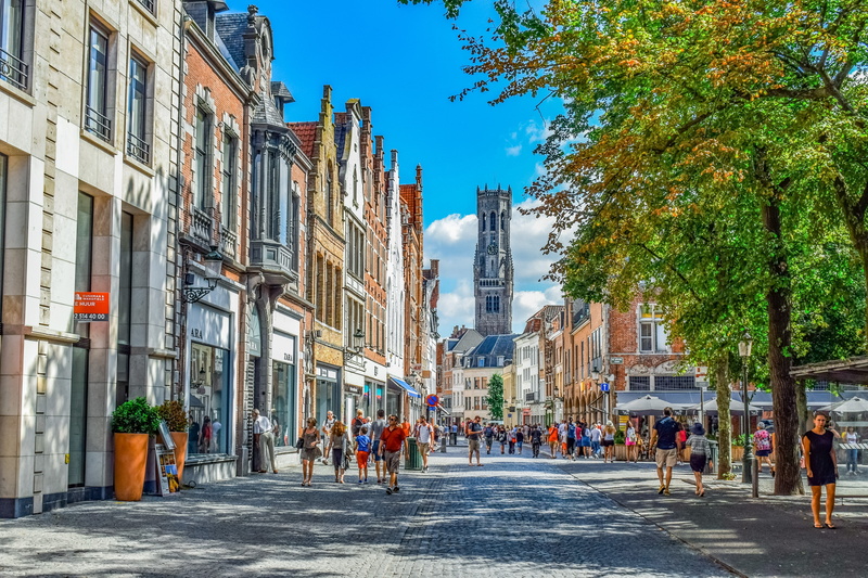 group of people, large group of people, nature, street, architecture, direction, 5K, real people, building, old, tourism, city life, picturesque, romantic
