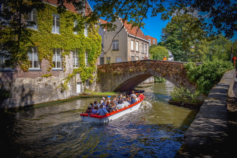 old, day, built structure, plant, nature, transportation, canal, tourism, brugge, leisure activity, street, water, picturesque, women, men, building exterior