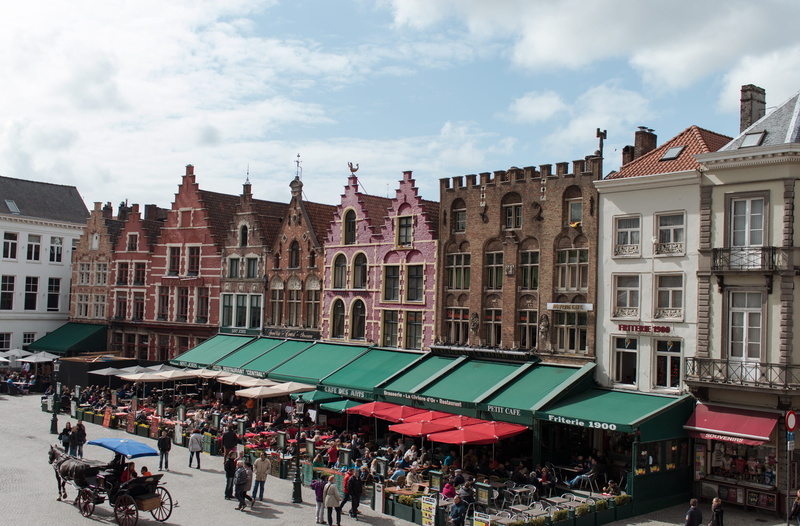 real people, travel, houses, sunshade, 70d, shopping, square, women, men, brugge, 4K, market place, lifestyles, belgium, awing, group of people, friterie