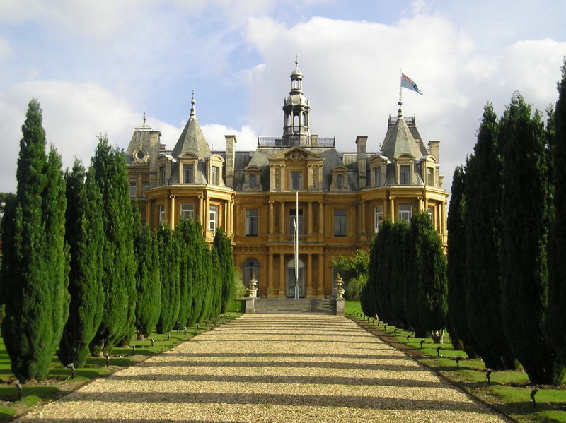 house, park - man made space, the way forward, direction, built structure, hedge, 5K, brown, beautiful, plant, day, halton house, outdoors, grounds, castle