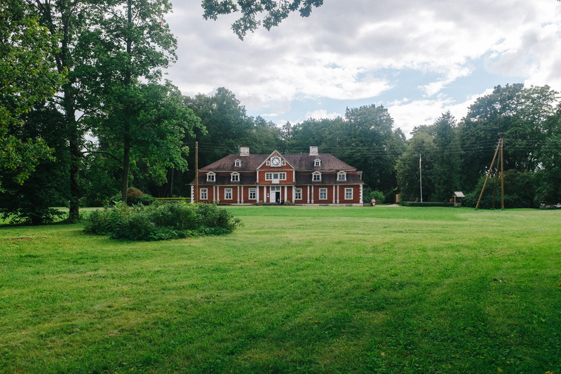 park, green color, outdoors, view, style, day, garden, green, cloud - sky, land, old, grass, building exterior, beauty in nature, plant, nature, europe