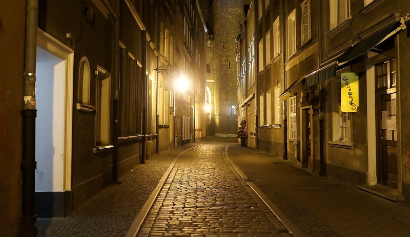 Architecture, Poland, narrow, 1080P, outdoors, townhouses, direction, cobblestone, City, dark, the way forward, Gdańsk, diminishing perspective, illuminated