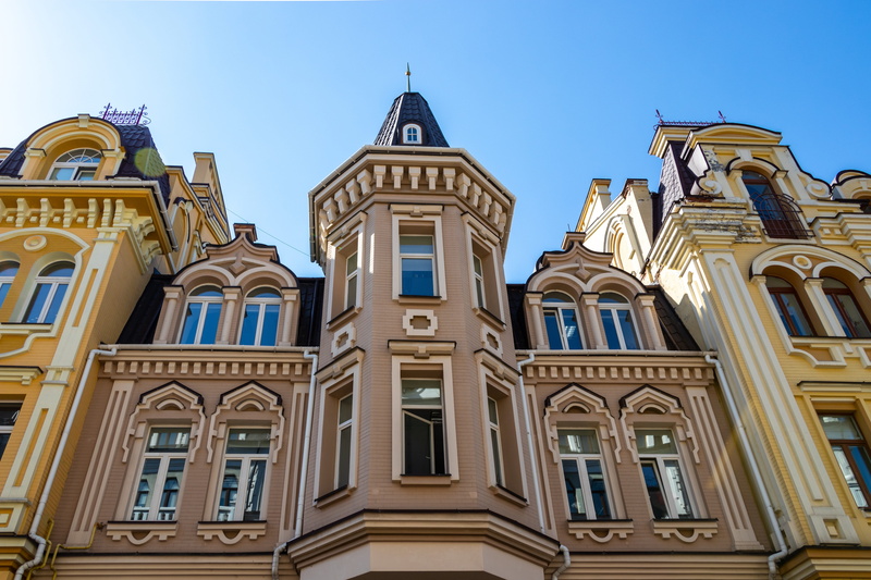 history, kamienica, the market, architecture, kiev, old, blue, clear sky, old buildings, building, window, monument, clock, outdoors, religion, building exterior