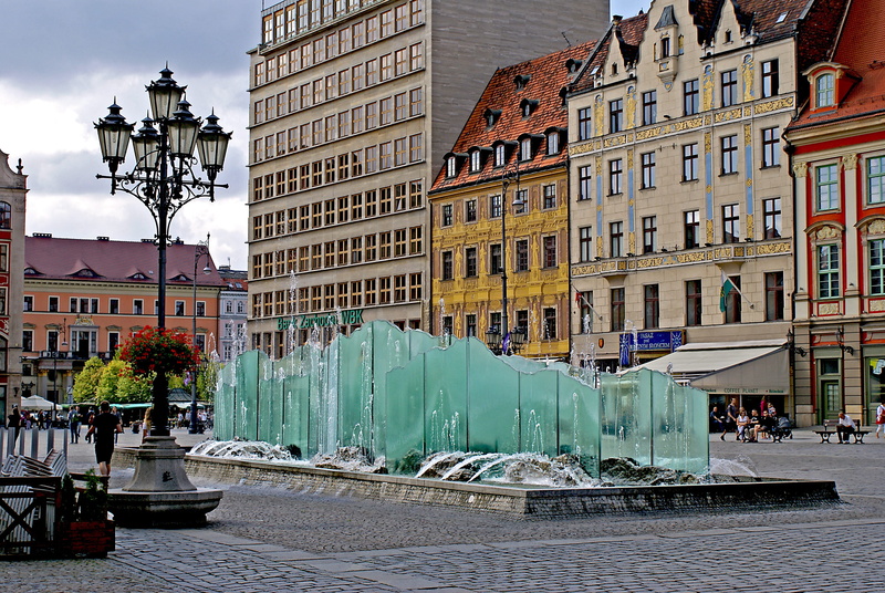 tourism, monument, window, townhouses, fountain, canal, day, incidental people, 4K, group of people, wrocław market, transportation, mode of transportation