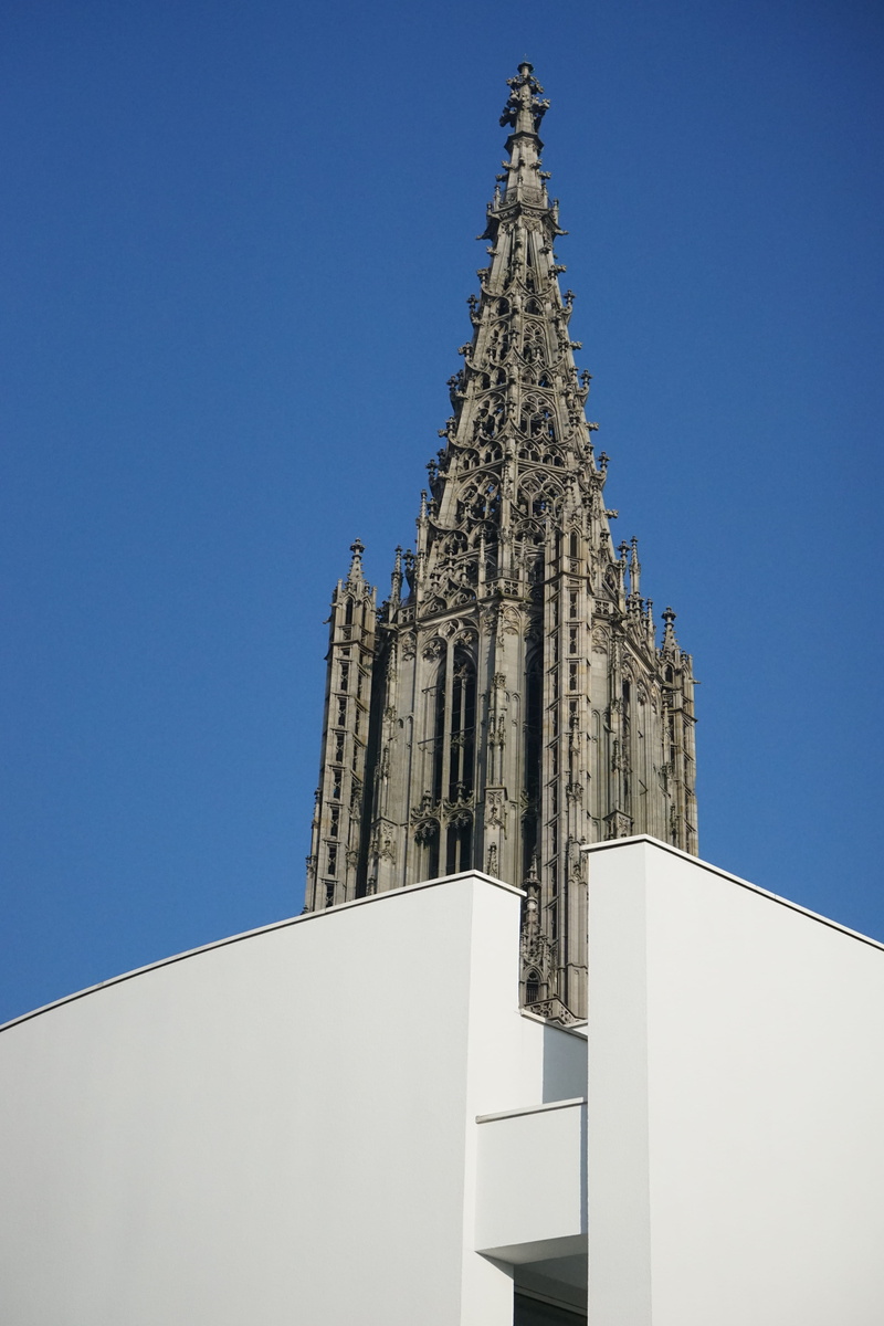 richard meier, 5K, spirituality, steeple, münster, townhouse ulm, tall - high, built structure, ulmer, town home, outdoors, religion, spire, building