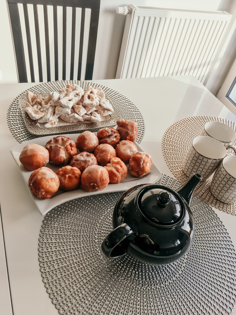 kitchen utensil, frosting, homemade donuts, container, basket, food, 4K, table, wellbeing, the feast of the, bowl, sugar, apartment, donuts, tray, sweet