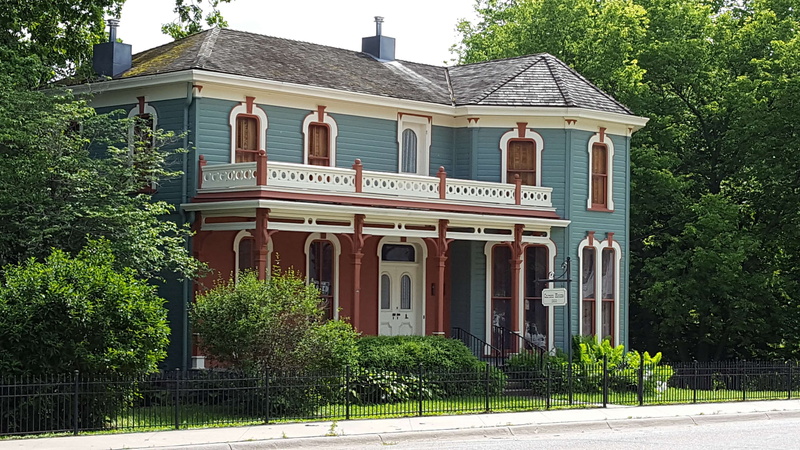 lawn, plant, home, facade, growth, building, house, green color, day, no people, nature, tree, yard, architecture, residential district, building exterior
