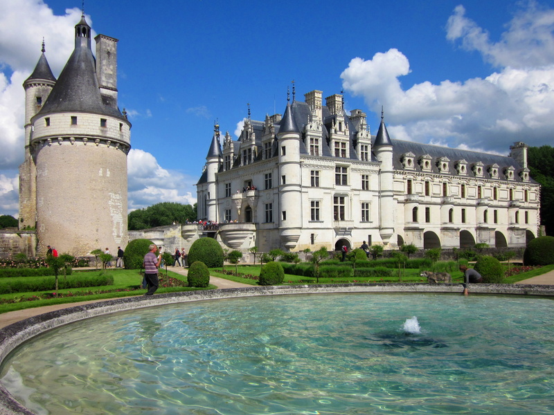 tourism, gray, day, sky, renaissance, trip, tourist, palace, landmark, french, chateau, built structure, indre-et-loire, chenonceau, cloud - sky, medieval