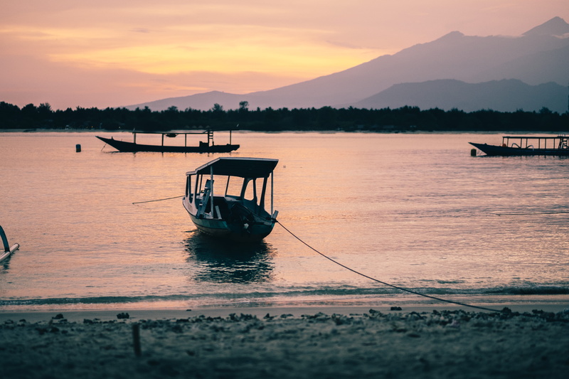 nature, lake, mountains, gili trawangan, travel, wanderlust, sunrise, transportation, sunset, idyllic, mountain, nautical vessel, moored, sky, scenics - nature