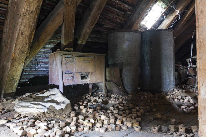 formerly, old building, abandoned place, no people, transience, forget, transient, domestic room, heat, house, lonely house, ruin, old houses, run down