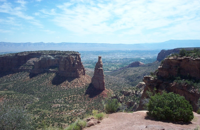 independence rock, stack rock, idyllic, rock formation, beauty in nature, travel destinations, plant, 1080P, cloud - sky, formation, eroded, tranquility