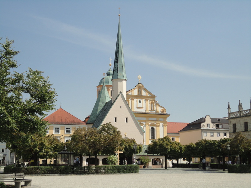 tower, church, architecture, sky, upper bavaria, building exterior, built structure, tree, bavaria, history, grace chapel, kapellplatz, famous Place, house of worship