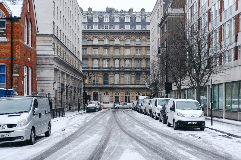 5K, england, uk, cold, zing, london, built structure, outdoors, wall, snowing, building, incidental people, mode of transportation, land vehicle, transportation