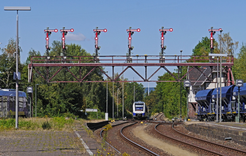 public transportation, alstom, station exit, mode of transportation, br622, spa, built structure, Gantry, terminal station, rail transportation, signal box