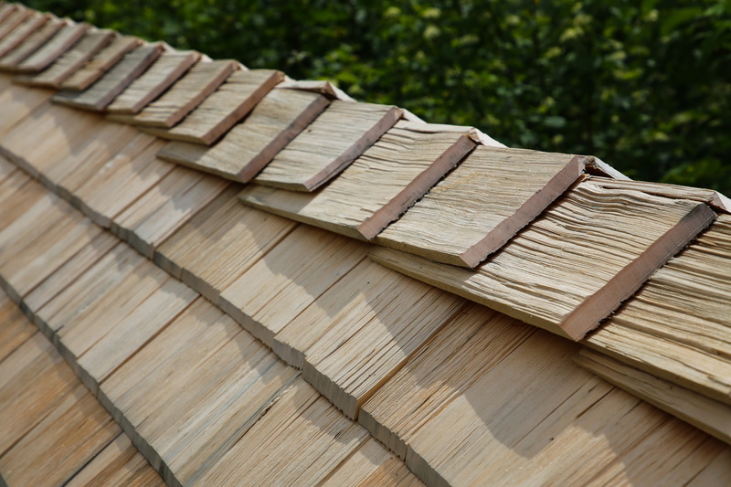 day, pattern, outdoors, roofing, wooden roof, plank, shingle, wood - material, 5K, bamboo - material, close-up, roof ridge, nature, no people, brown, wood grain
