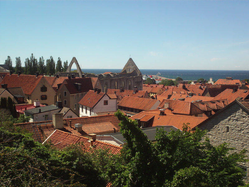 photography, roof, horizon over water, house, built structure, building, urban, brown, roof Tile, summer, Visby, ocean, building Exterior, sea, tree, nature
