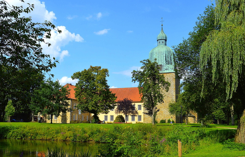spirituality, religion, historic preservation, cloud - sky, rest, view, plant, grass, germany, place of worship, waters, nature, osnabrück, schloss fürstenau