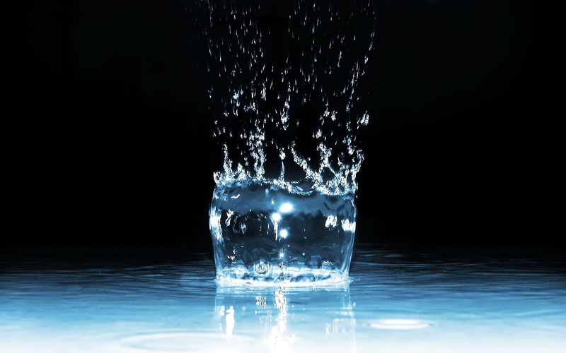 cold - Temperature, studio Shot, no People, splashing, food And Drink, bubble, liquid, water, flowing, freshness, indoors, reflection, motion, macro, drink